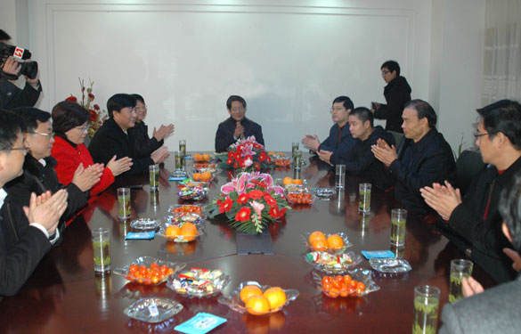溧陽市委書記韓立明、市長盛建良一行來上上集團(tuán)走訪慰問
