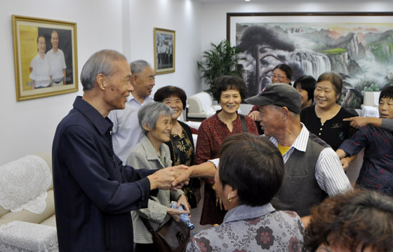 上上電纜召開(kāi)50周年老職工座談會(huì)